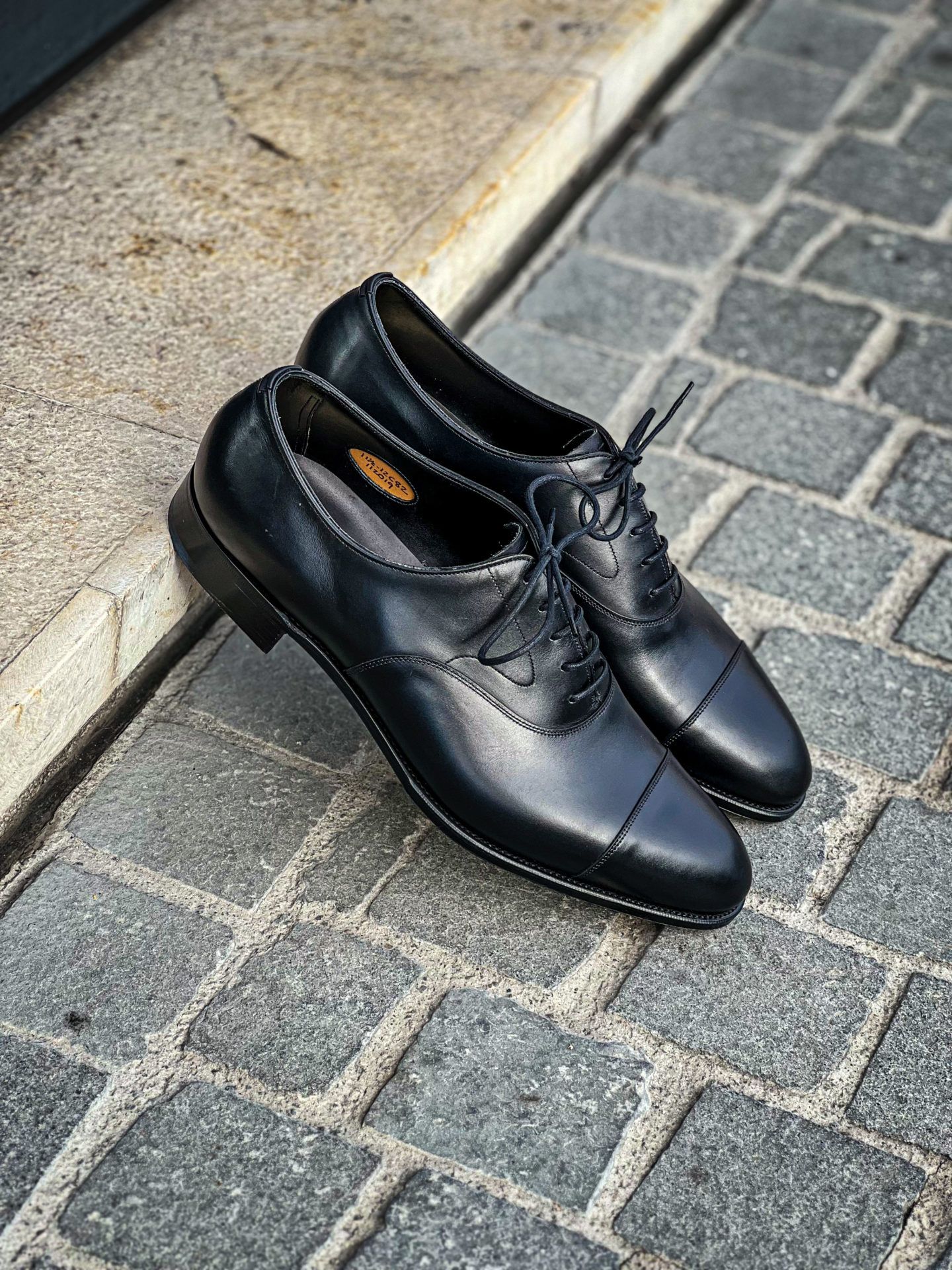 Edward Green Chelsea Black C Fitting • Brogue